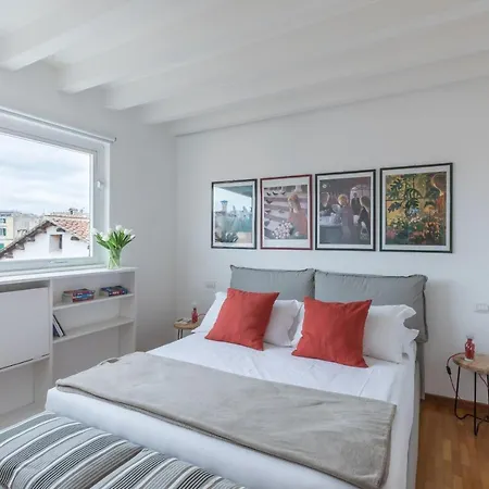 Lejlighed Amazing Penthouse With Private Terrace In Trastevere *